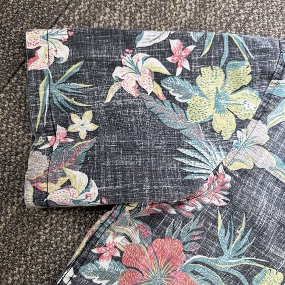 Reyn Spooner Hawaiian Shirt Floral Reverse Print - Picture 3 of 8